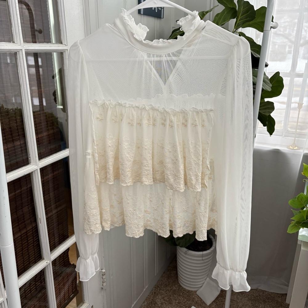 Lace Tiered Blouse, S, NWT - Picture 4 of 9